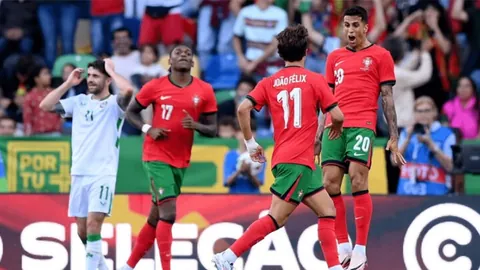 多特蒙德与奥格斯堡一球之隔握手言和