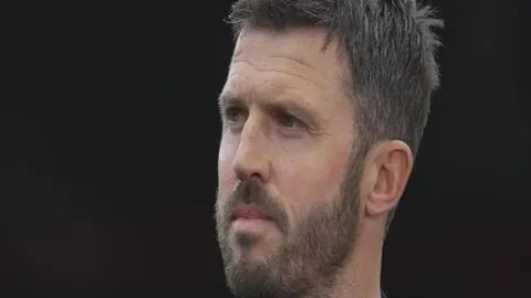 字母哥寄望季后赛：全力拼搏，团结一心，胜利可期